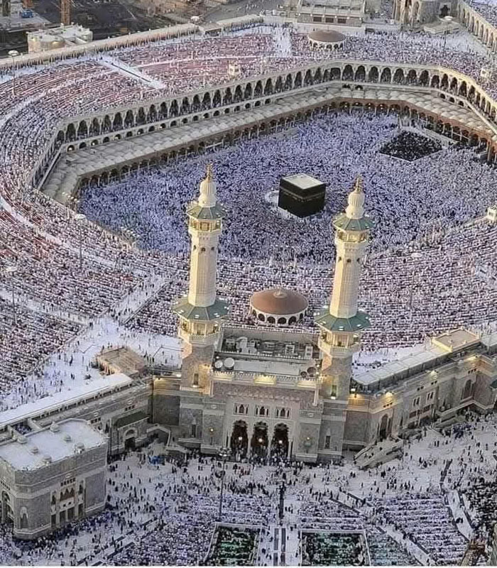 “Pilgrims during Hajj 2026 near Kaaba – Royal Hajj BD Economy Hajj Package Bangladesh”